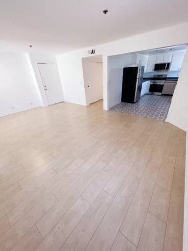 Main picture of 555 Oak St