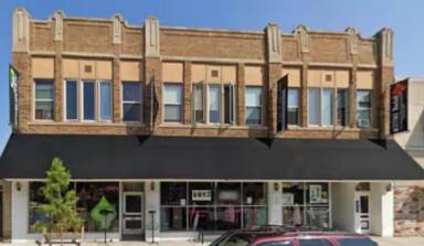 Main picture of 916 Milwaukee Ave
