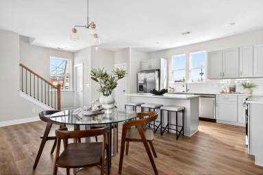 Main picture of 10317 Rozzelles Ferry Rd