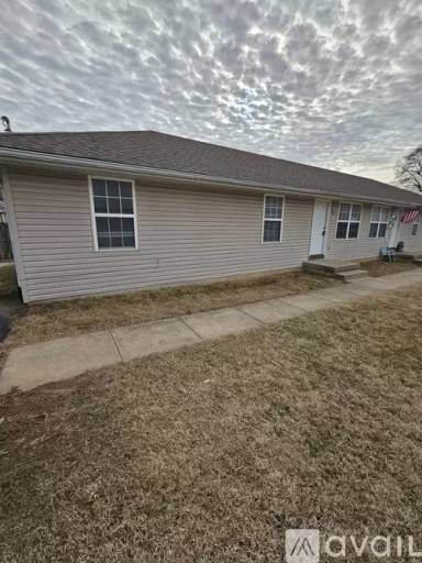 Main picture of 3118 W Commercial St