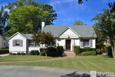Main picture of 3228 Selwyn Ave