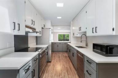Main picture of 60 Fernwood Ln