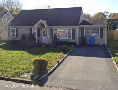 Main picture of 106 W Francis St