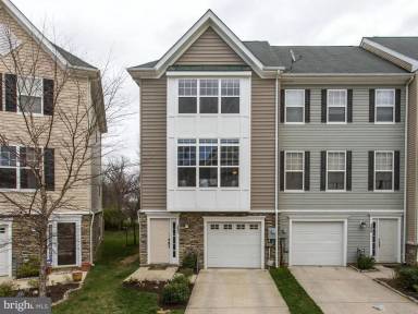 Main picture of 152 Moore Dr