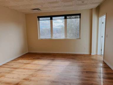 Main picture of 500 Red Table Dr