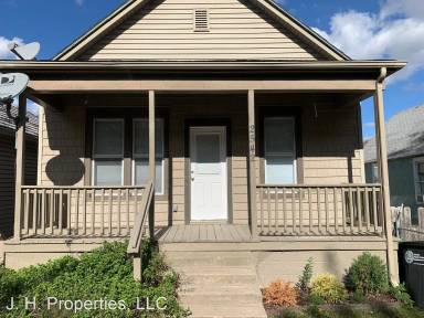 Main picture of 2544 Rees St