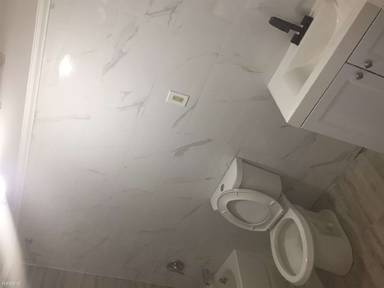 Main picture of 704 E 214th St