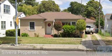 Main picture of 112 S College Dr