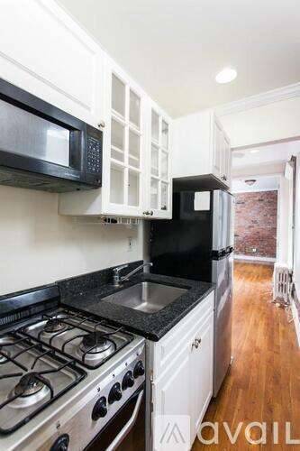 Main picture of 432 E 13th St