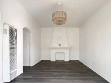 Main picture of 3325 E 2nd St