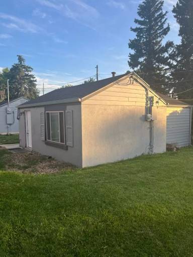 Main picture of 4301 S Delaware St