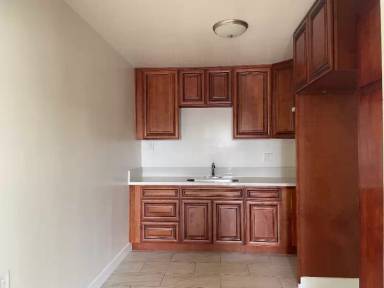 Main picture of 2425 Illinois Ave