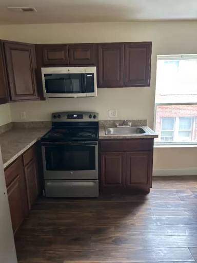Main picture of 2109 R St SE