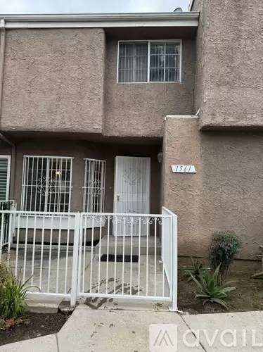Main picture of 1561 W Jefferson Blvd