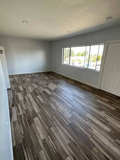 Main picture of 1318 W 90th St