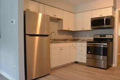 Main picture of 600 Barton St