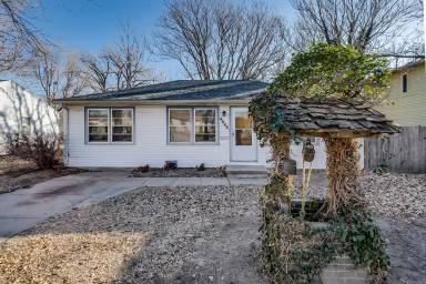 Main picture of 4644 S Oak Ave