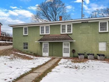 Main picture of 2723-2727 S Burdick St