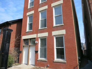 Main picture of 1435 N Leavitt St