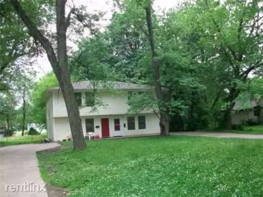 Main picture of 7803 E 86th St