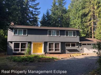 Main picture of 15726 NE 4th St