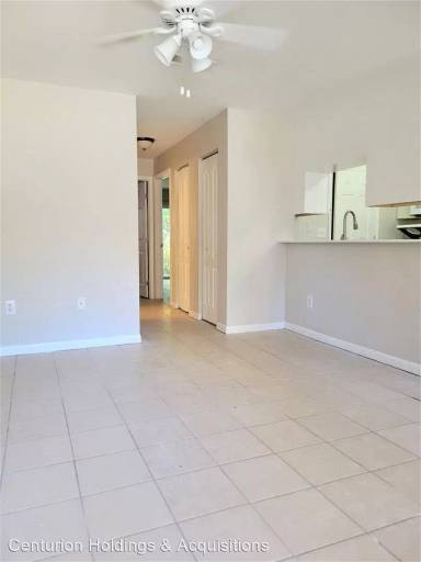 Main picture of 927 SW 60th Ter