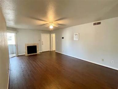 Main picture of Leawood Condos
