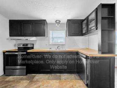 Main picture of 2920 S Windsor Rd
