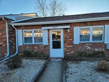 Main picture of 647 Walden Ct