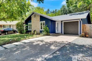 Main picture of 6806 Meadow Cir