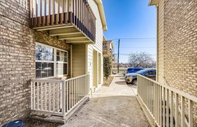 Main picture of 1865 Terry St