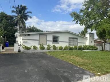 Main picture of 4421 NW 34th Ct