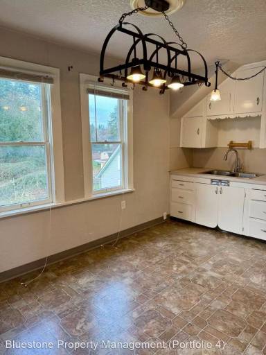 Main picture of 3204 Falk Rd