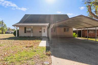 Main picture of 500 SW 63rd Ter