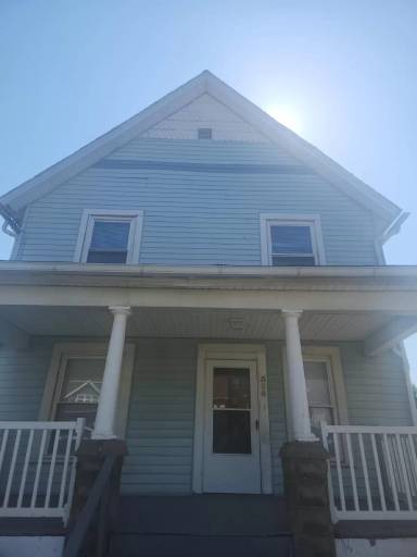 Main picture of 526 Clarendon Ave NW