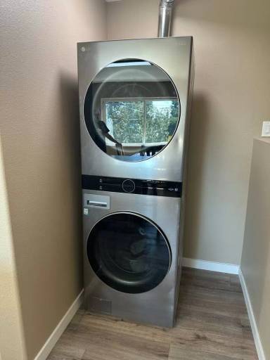 Main picture of 1400 W 47th Ave