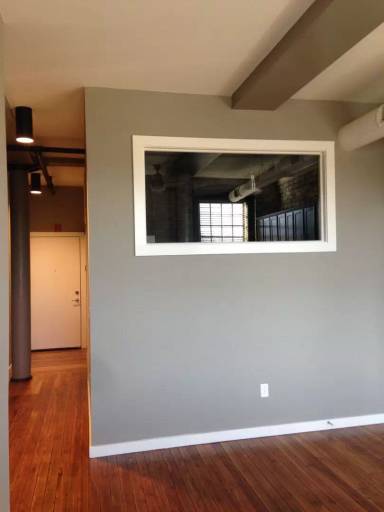 Main picture of 926 Commerce St