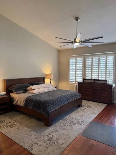 Main picture of 350 W Vinedo Ln