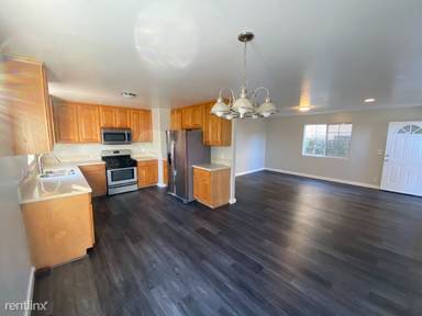 Main picture of 533 N Palos Verdes St