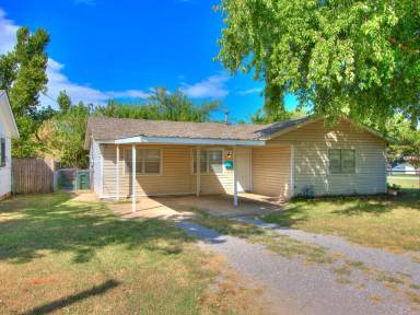 Main picture of 501 S Santa Fe Dr