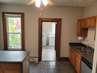 Main picture of 319 E 18th Ave
