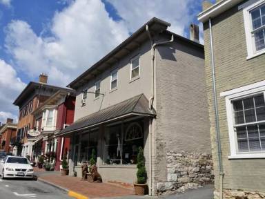 Main picture of 16 N Main St