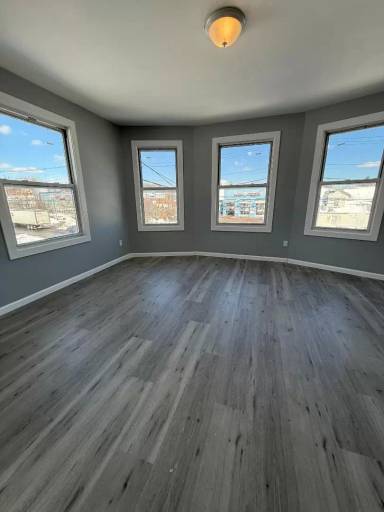 Main picture of 1637 South Ave