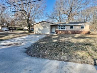 Main picture of 655 S Belcrest Ave