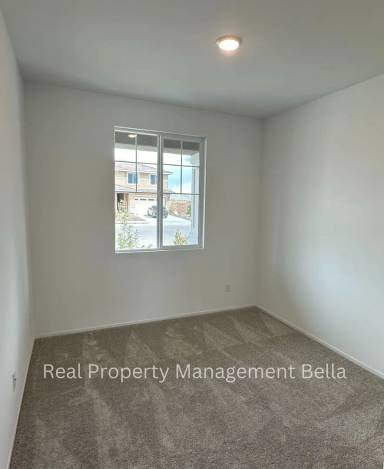 Main picture of 2506 Wild Rose St