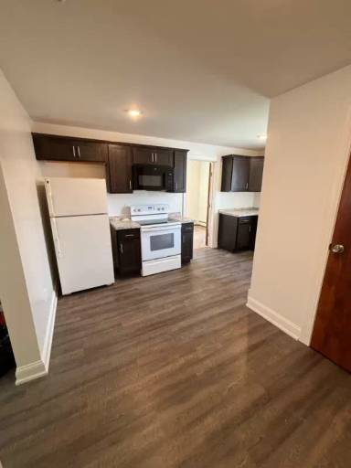 Main picture of 85 Laverack Ave