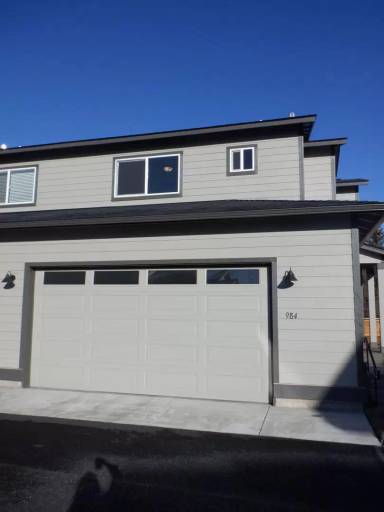 Main picture of 920 NE Paula Dr
