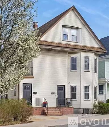 Main picture of 168 Main St