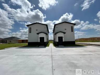 Main picture of 1010 Escondido Ln W