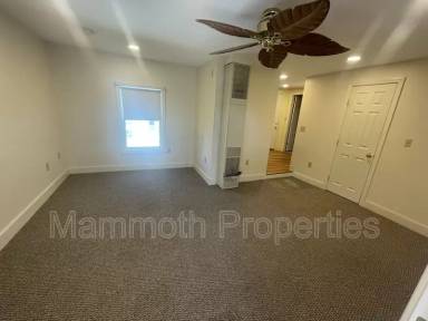 Main picture of 318 Lowell St